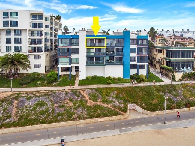 Building Photo - 575 Esplanade