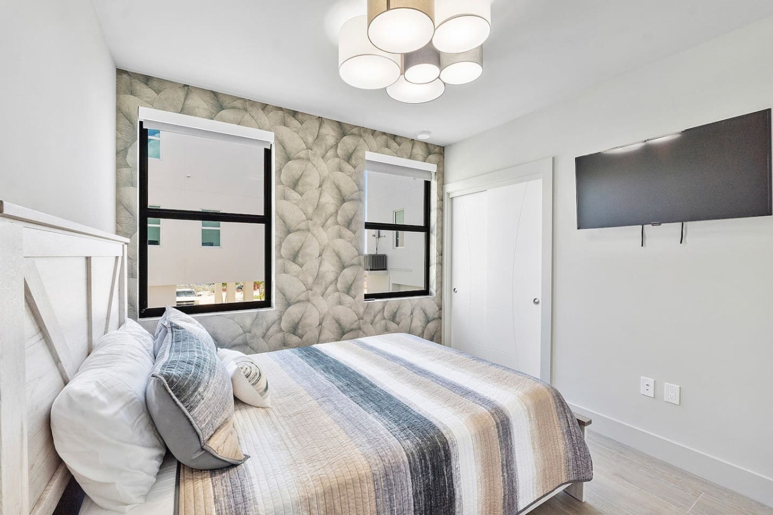 Building Photo - 99 Seaside Ave