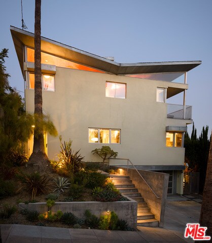 Building Photo - 1716 Micheltorena St