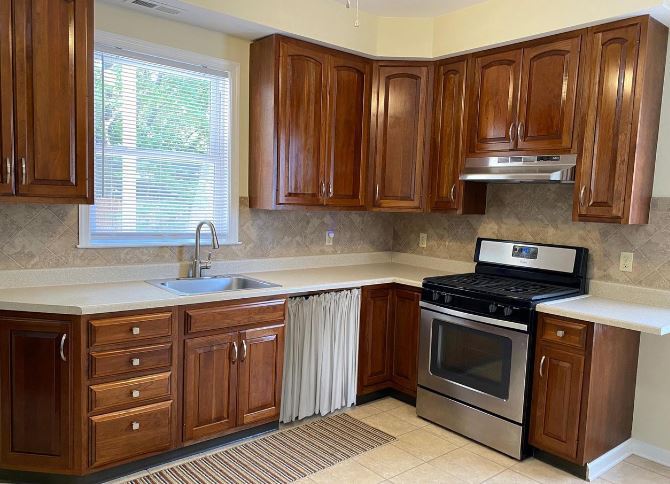 Plenty of counter space and cabinets - 26 W Center St
