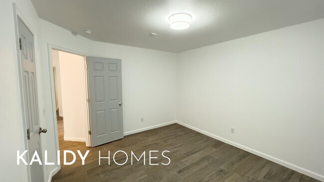 Building Photo - 9317 Apple Dr