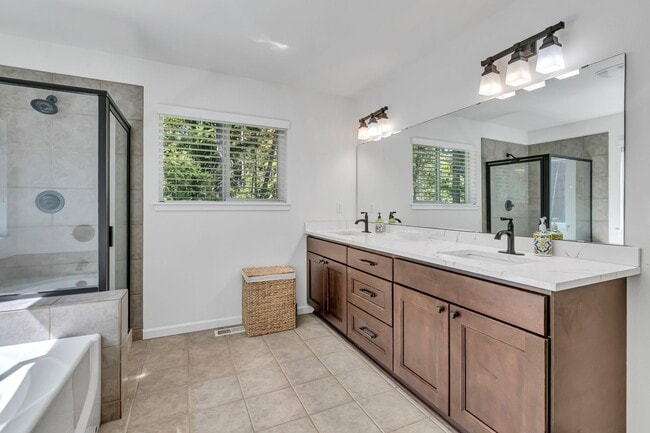 Building Photo - 11218 Borgen Loop NW