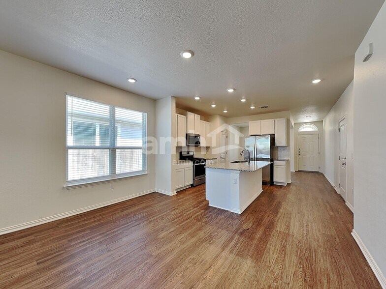 Building Photo - 171 Pebble Creek Run