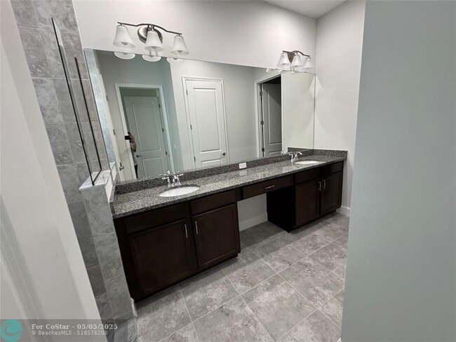 Building Photo - 13596 Spruce Pne Dr