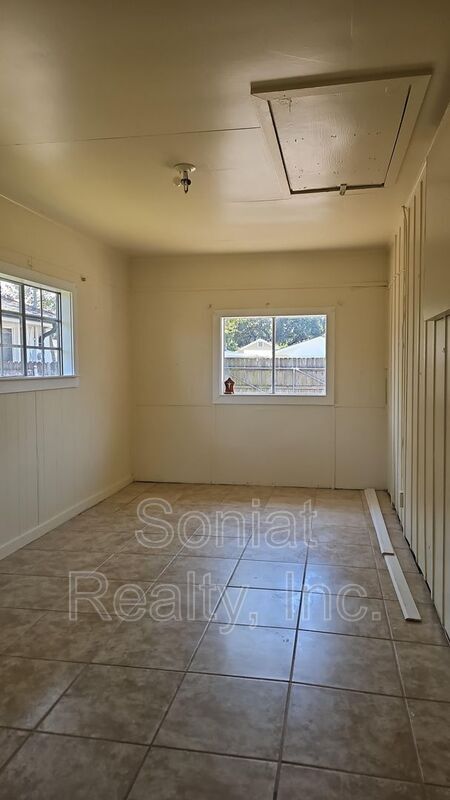 Building Photo - 9300 Hayne Blvd