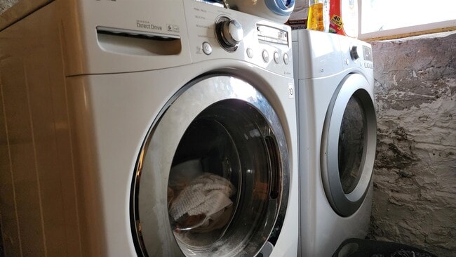 Building Photo - 513 S Brooks St