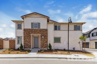 Building Photo - 28209 Cookhouse Ln