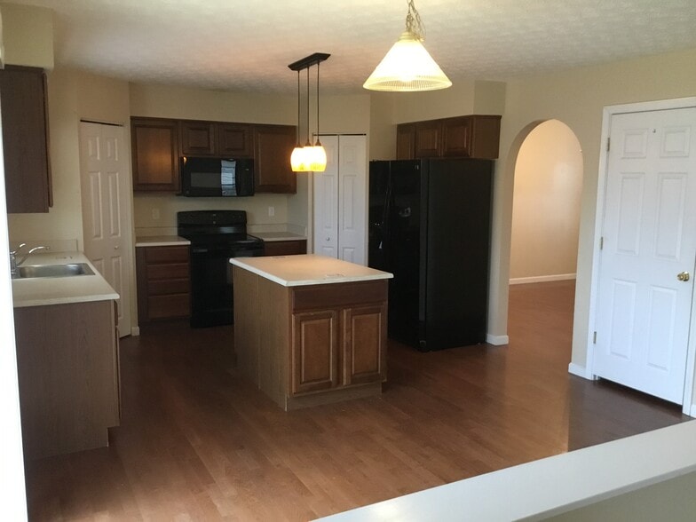 Building Photo - 7648 Harwood Ct