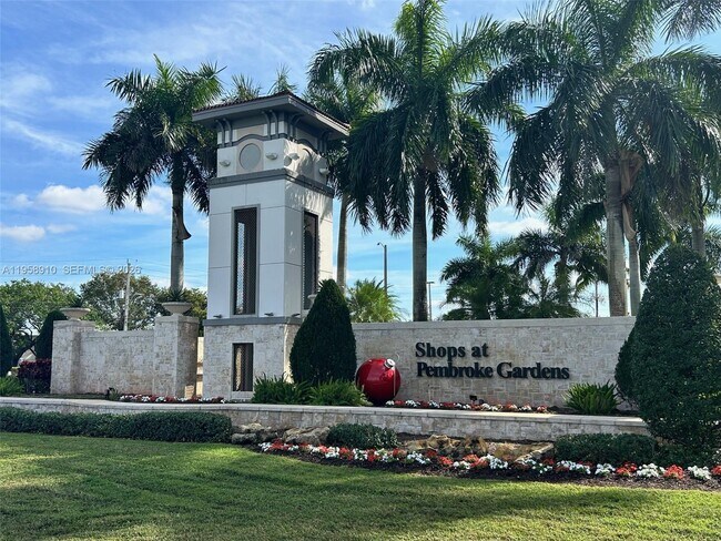 Building Photo - 430 SW 147th Ave