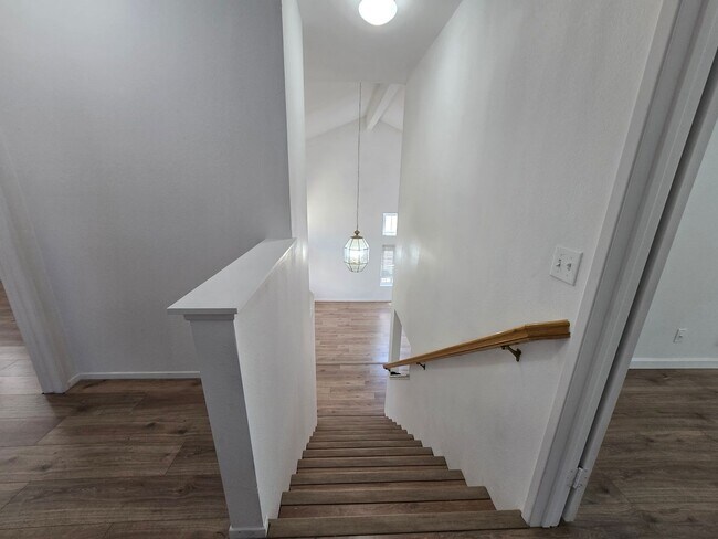 Building Photo - 2602 Overland Ave