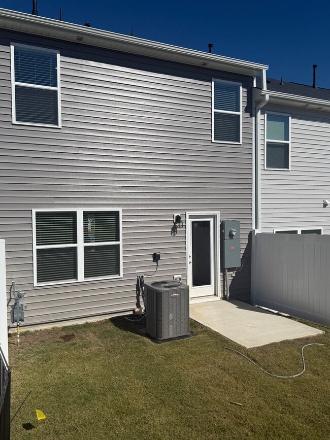 Building Photo - NEW BUILT TH In Sanford NC, Available NOW!