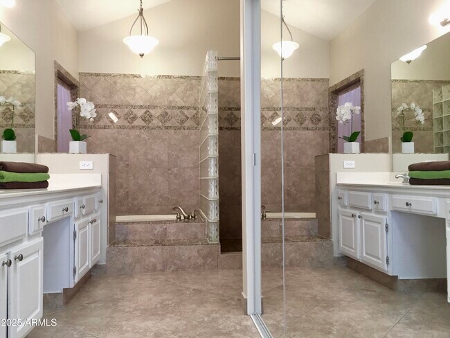 Building Photo - 10053 E San Bernardo Dr