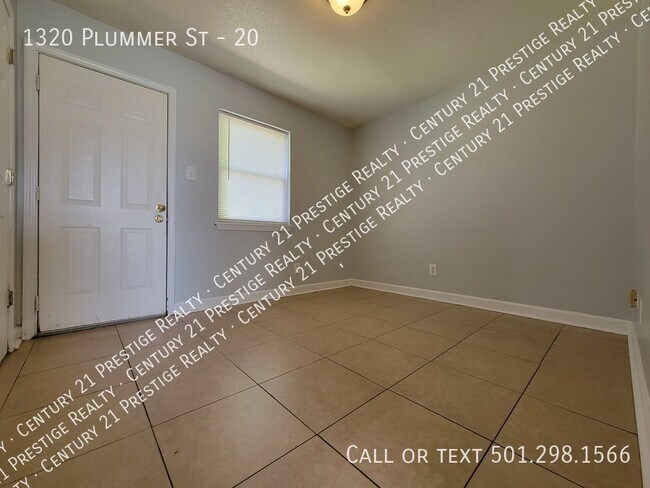 Building Photo - 1320 Plummer Street Apt 20