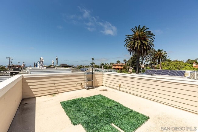 Building Photo - 7726 Ivanhoe Ave