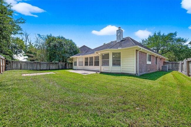 Building Photo - 815 Fairpark Ln