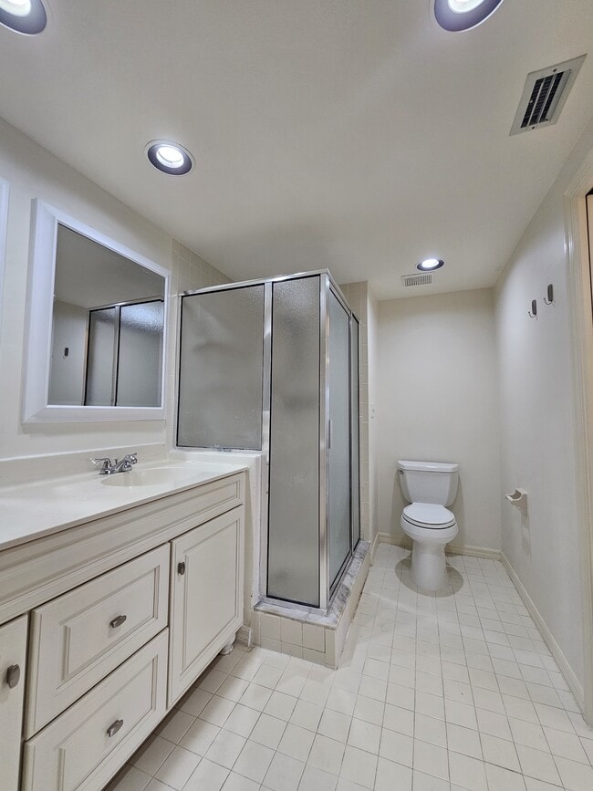 Building Photo - 6025 Chardonnay Ln