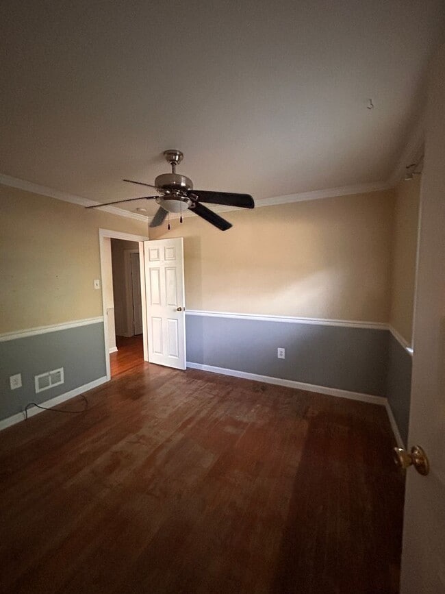Building Photo - 3 Bed 1.5 Bath Home