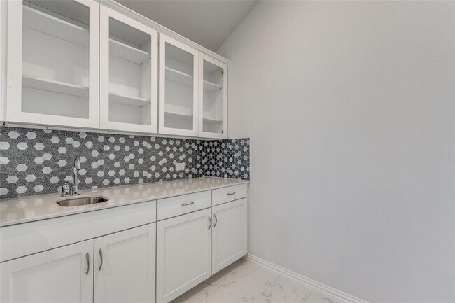 Building Photo - 13445 Loyla Ct