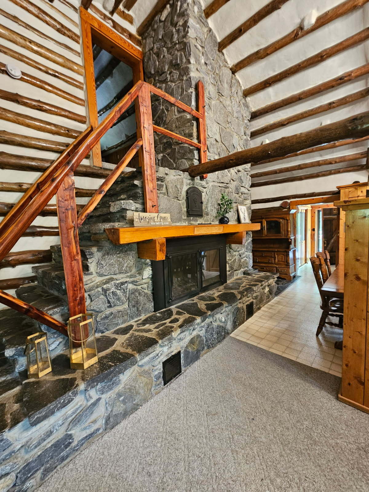 Building Photo - 642 Sunburst Rd