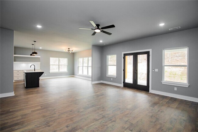 Building Photo - 47 Overton Dr