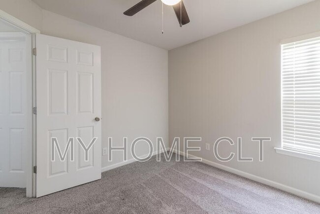 Building Photo - 2108 Arbor Vista Dr