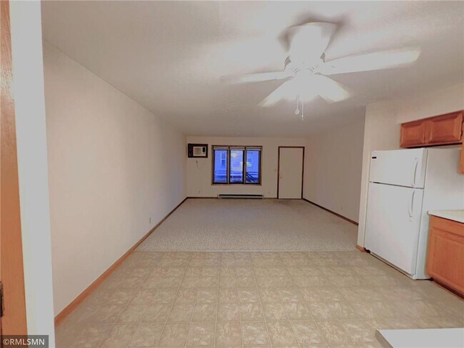 Building Photo - 780 Main St