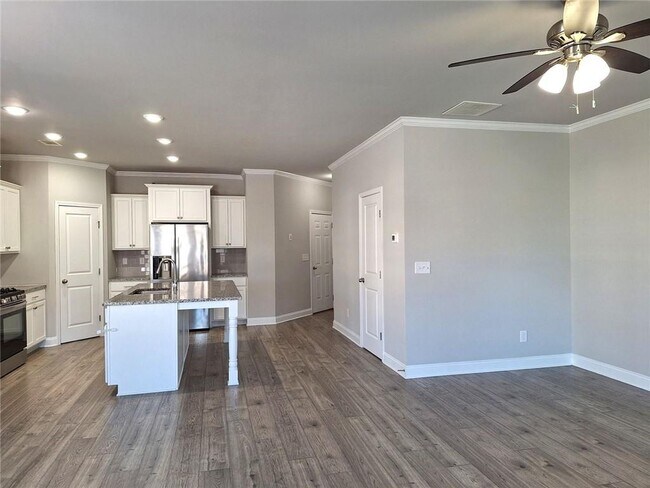 Building Photo - 2718 Morgan Creek Dr