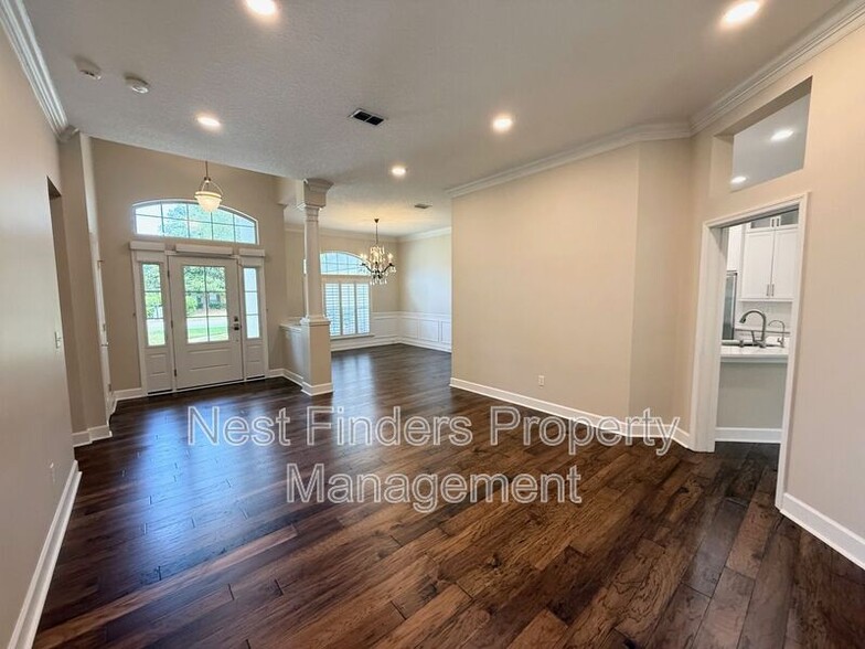 Building Photo - 7860 Turnstone Cir E