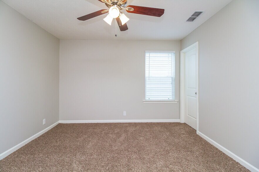 Building Photo - 2527 Salem Glen Xing