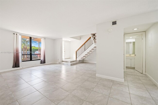 Building Photo - 1017 NW 124th Ave