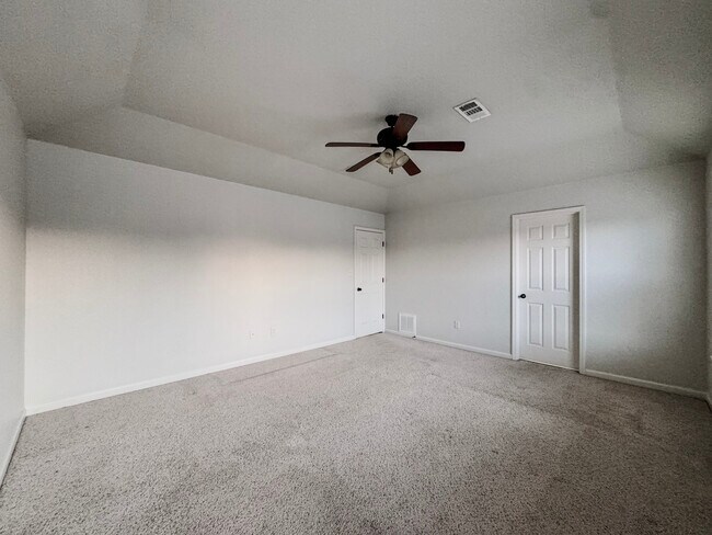 Building Photo - 36 Talladega Loop