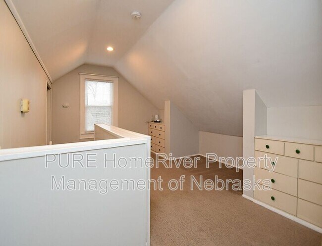 Building Photo - 2108 S 46th St