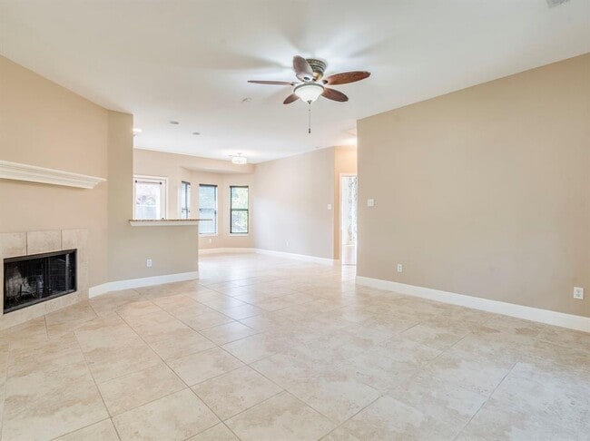 Building Photo - 10804 Wildwood Cir