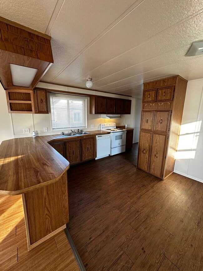 Building Photo - 2020 U.A. Avenue Emmett