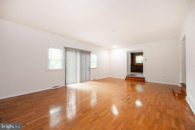 Building Photo - 1226 Fleetwood Rd