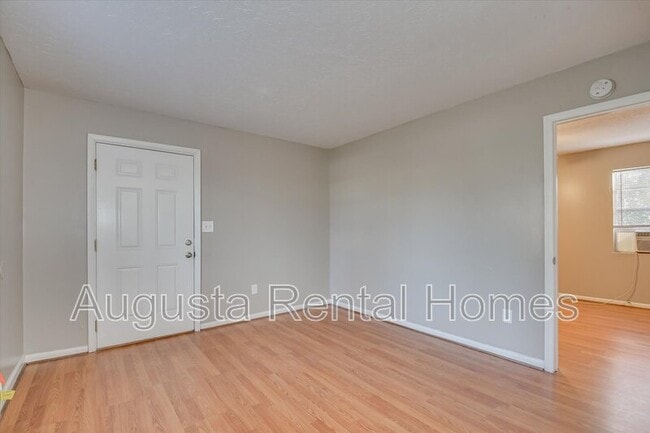 Building Photo - 329 Verdery Dr