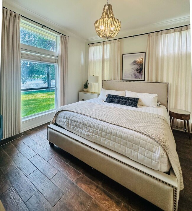 Building Photo - *** Lake Austin House * Waterfront * Lush 2 Acre Yard w/ Boat Dock * Pet Friendly * Fully Furnish...