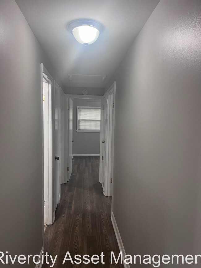 Building Photo - 1316 E Raines Rd