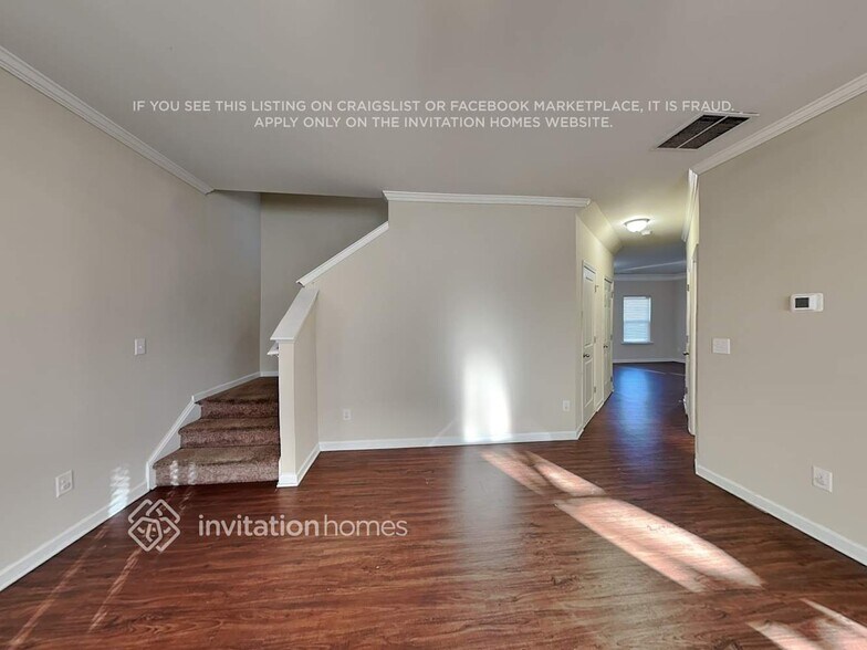 Building Photo - 3479 Village Park Ln SW