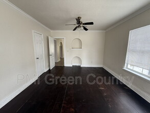 Building Photo - 1447 N Lewis Pl