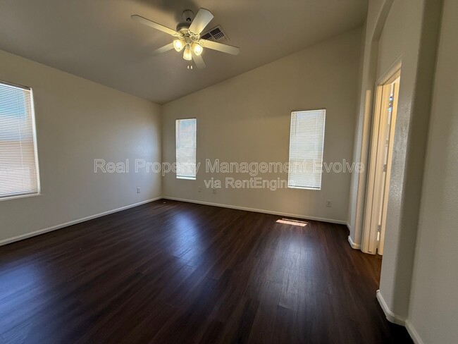 Building Photo - 4935 W Ardmore Rd