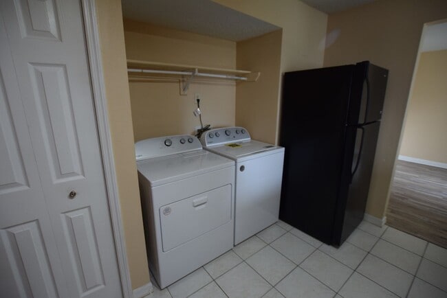 Building Photo - 2401 Barley Club Ct