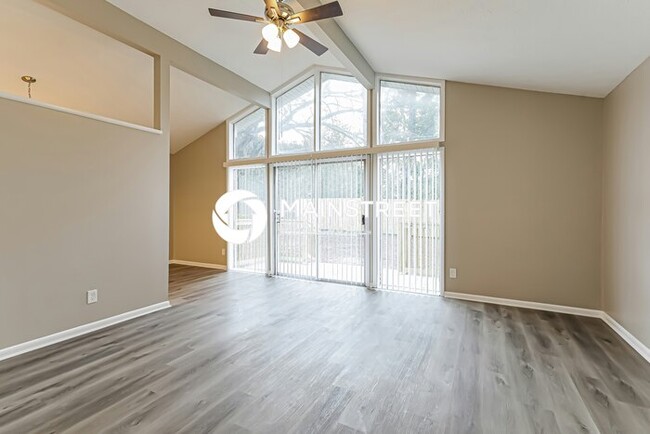 Building Photo - 4936 Perrine Dr