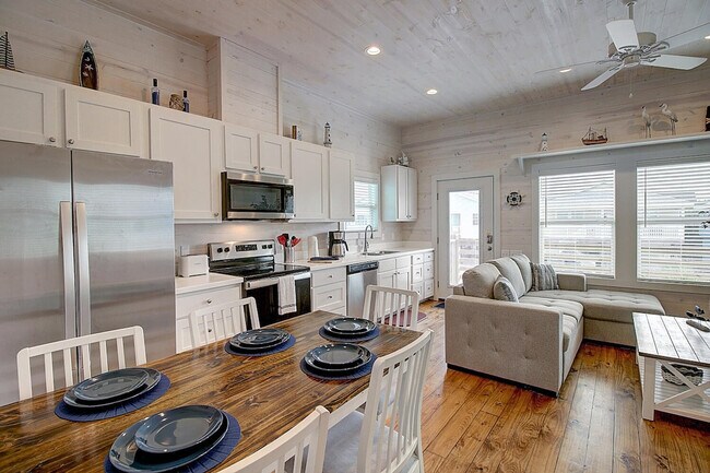 Building Photo - 1924 Eleventh St