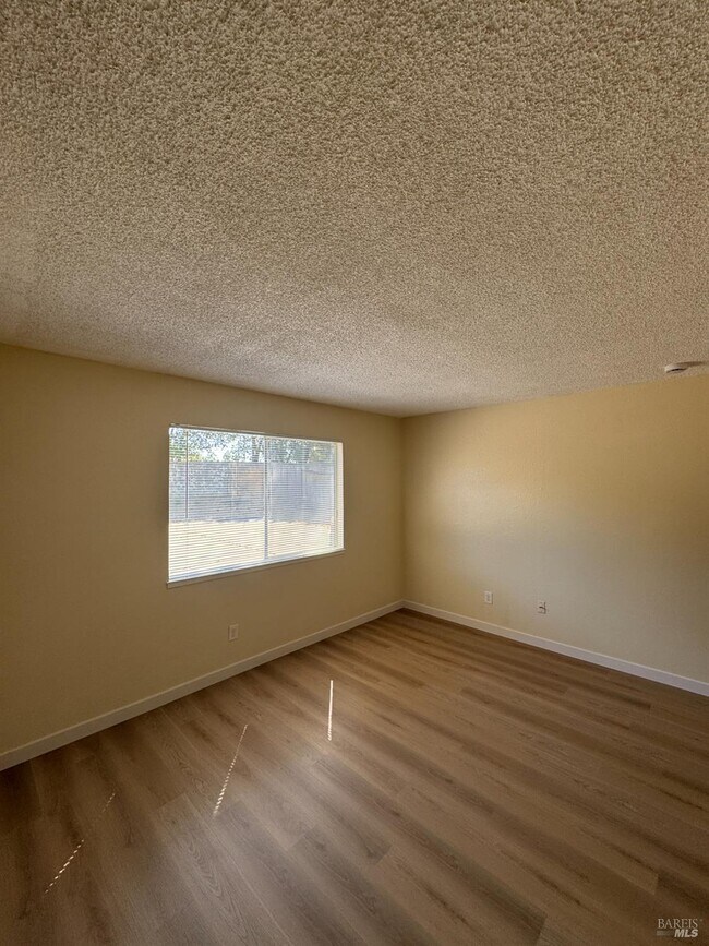 Building Photo - 120 Merrimac Ct
