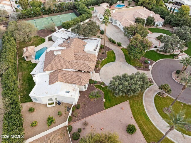 Building Photo - 8303 N 61st Pl