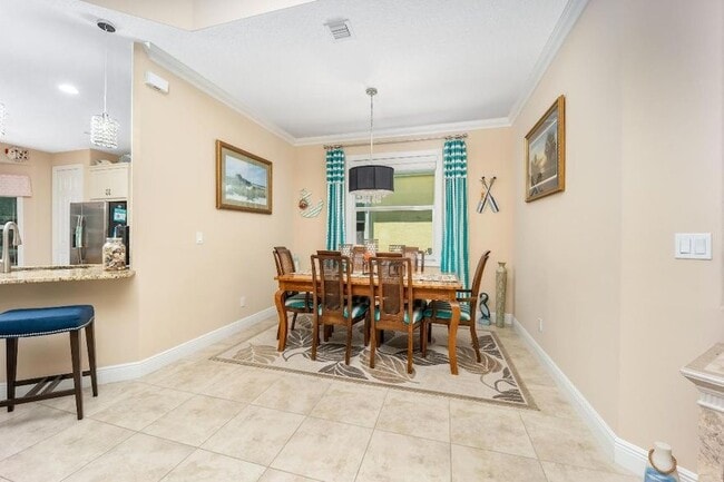 Building Photo - 443 11th Square SW