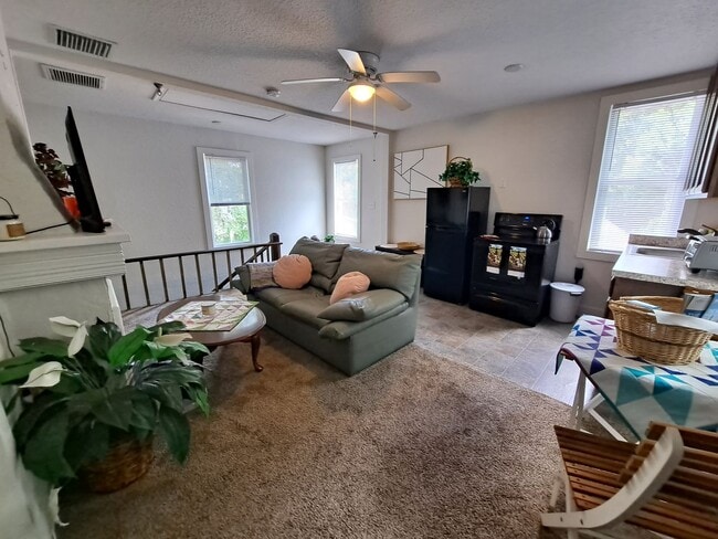 Building Photo - 1/1 in Deland - Walking distance downtown ...