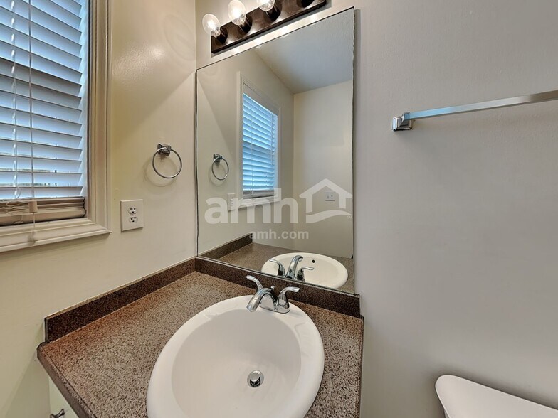 Building Photo - 415 Lokeys Ridge Rd