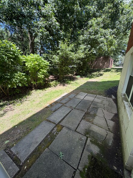 Building Photo - 312 Bellford Ct